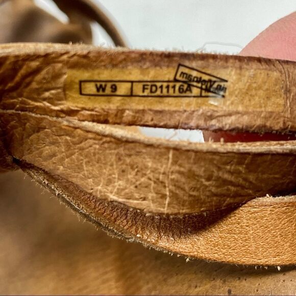 Ugg Mattie Wedge Slides- Size 9 - Picture 13 of 14